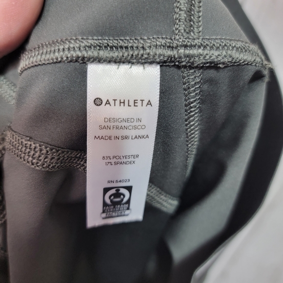 Athleta Sonic Reflective Capri Size XS Green Legging Crop Pant Style 291694. - Picture 9 of 10